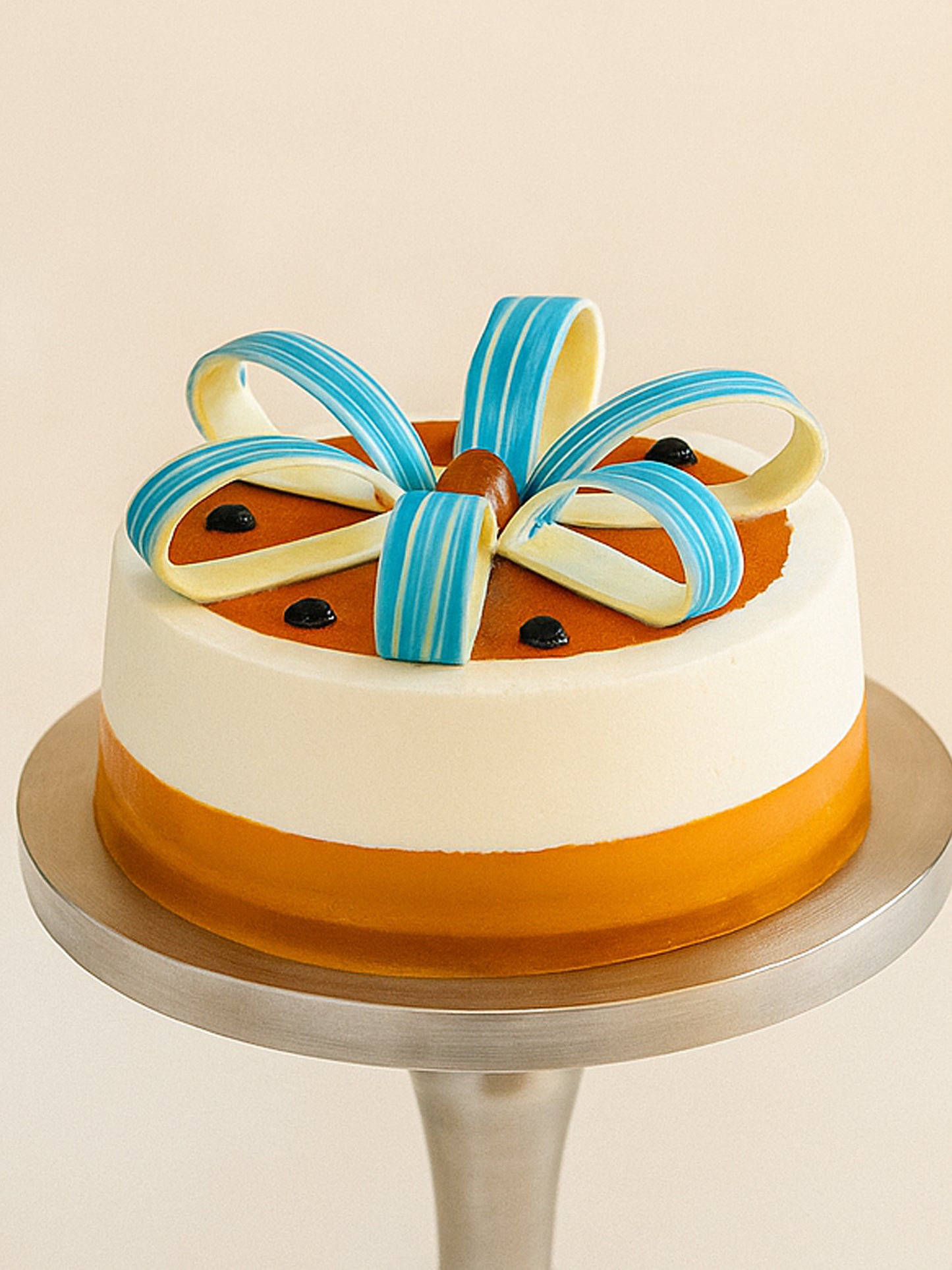 Golden Bloom Cake
